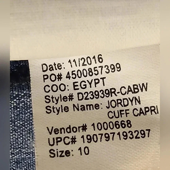 Gloria Vanderbilt, Size 10, ALEXANDRA Denim Capri - Picture 10 of 11